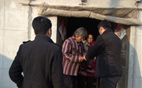 “天寒人心暧、职企一家亲”—成武县众腾娱乐燃气公司领导“送温暖”慰问困难职工家属